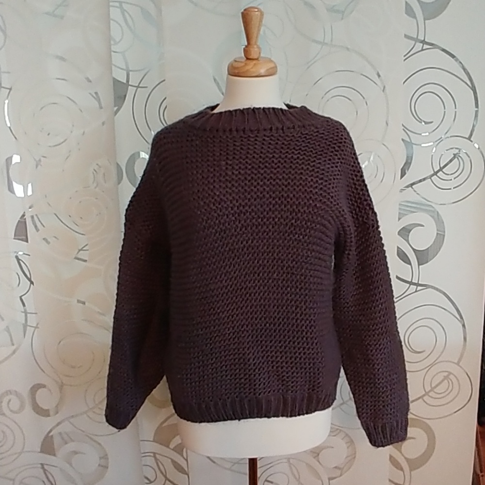 gray knit sweater